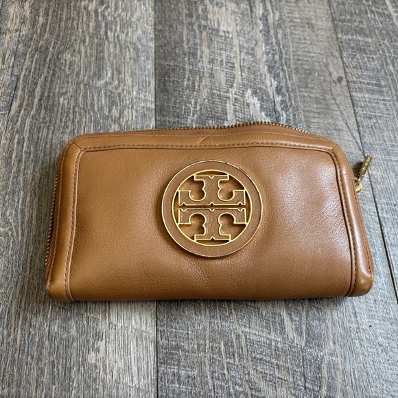 Tory Burch Brown Leather Zip Wallet - Picture 1 of 5
